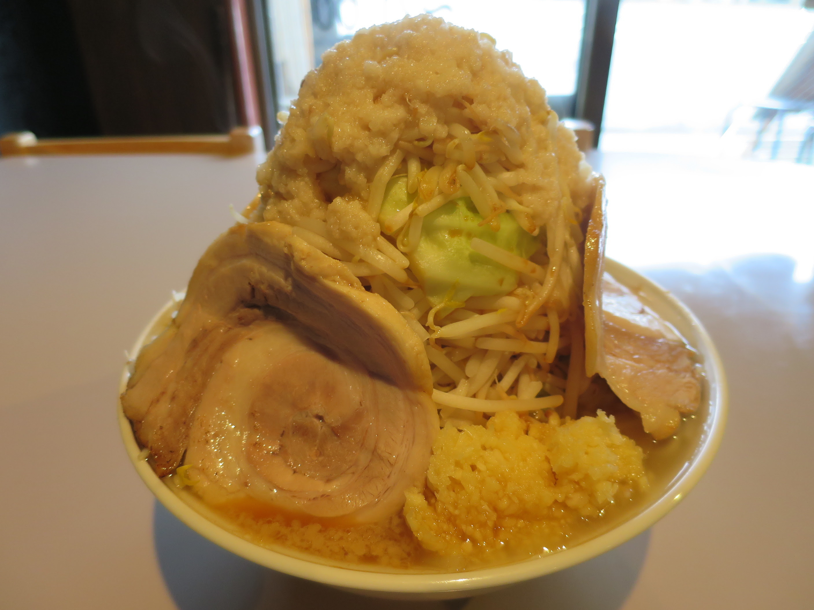 麺ぐるい もりそば 肉増し 野菜増し あぶら増し増し こんなに過激な盛りだったっけか W 上越に暮らすtakeさんの忘我混沌な日常