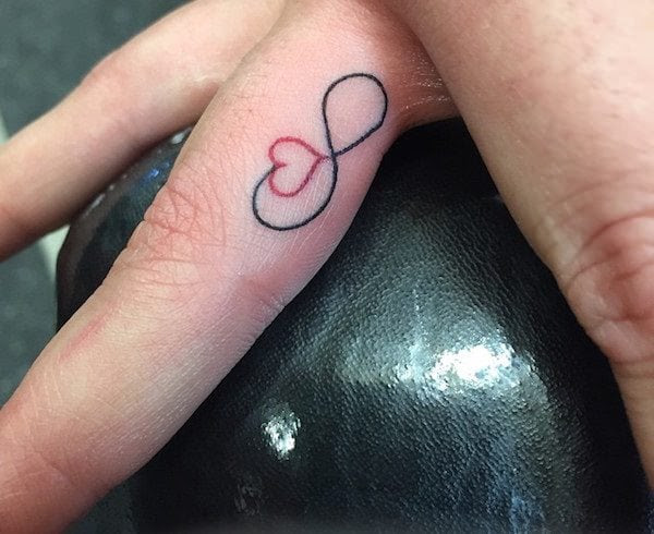 Finger Tattoos 32