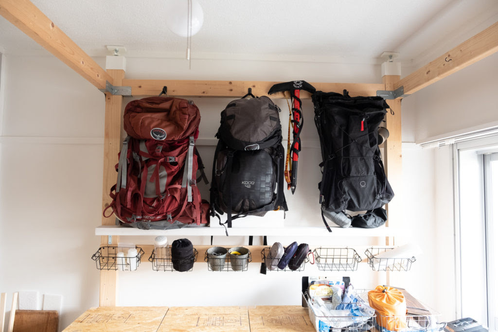 山のコト Vol 35 無印頑丈収納ボックス と壁掛け収納で登山道具を整理 Plus9log