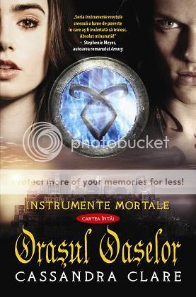  photo Orasul_oaselor_tie-in_bun_zpseb262828.jpg