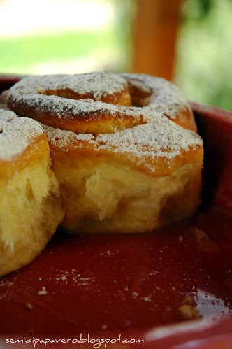 Torta di rose aperta