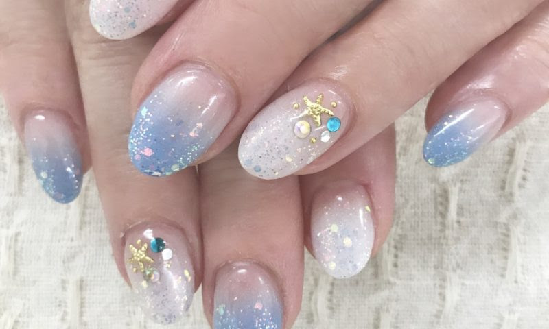 涼しげキラキラネイルmy Nail 追浜のネイルサロン My Nail 追浜のネイルサロン