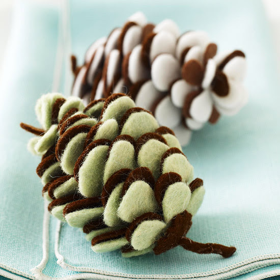 Felt Pinecone do ornamento do Natal