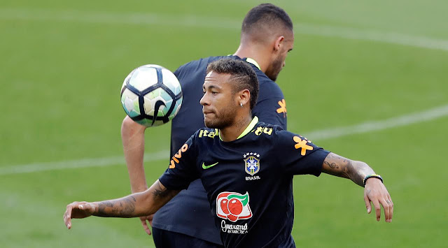  Aksi Neymar Bersama Pemain Timnas Brasil di Ruang Ganti