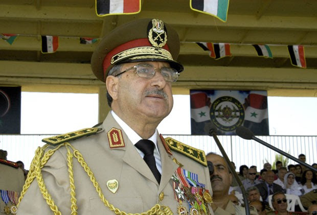 O general Daoud Rajha, ministro da Defesa da Síria, em 8 de setembro de 2011 (Foto: AFP)
