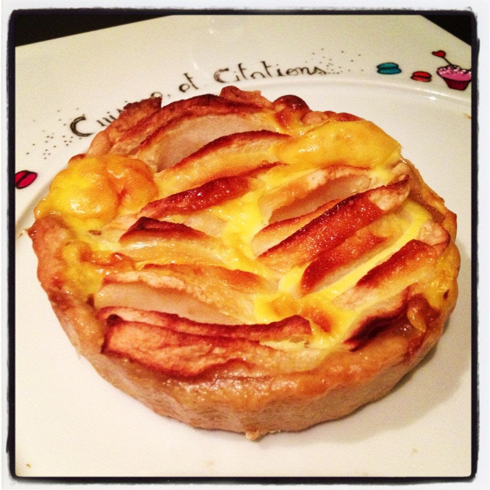Tarte rustique aux pommes et pâte brisée à la cannelle... On se régale ...