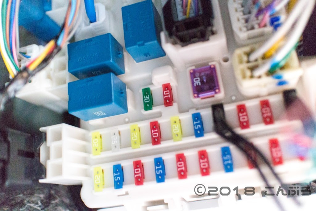 スズキ ハスラーのヒューズボックスから電源 Acc電源 Ig電源 の取り出し方について こんぶろ