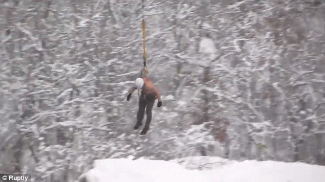 The bungee cord's ability to hold his weight is particularly impressive in the climate, which affects the skin