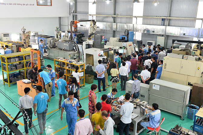 Nhà máy cơ khí sản xuất Bphone.