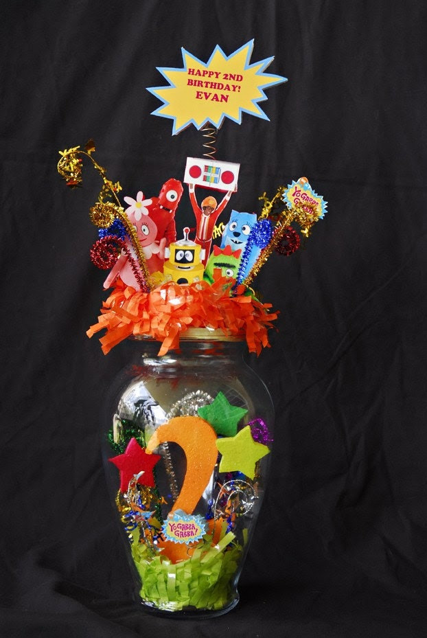 Birthday Party Table Centerpieces. YO GABBA GABBA TABLE