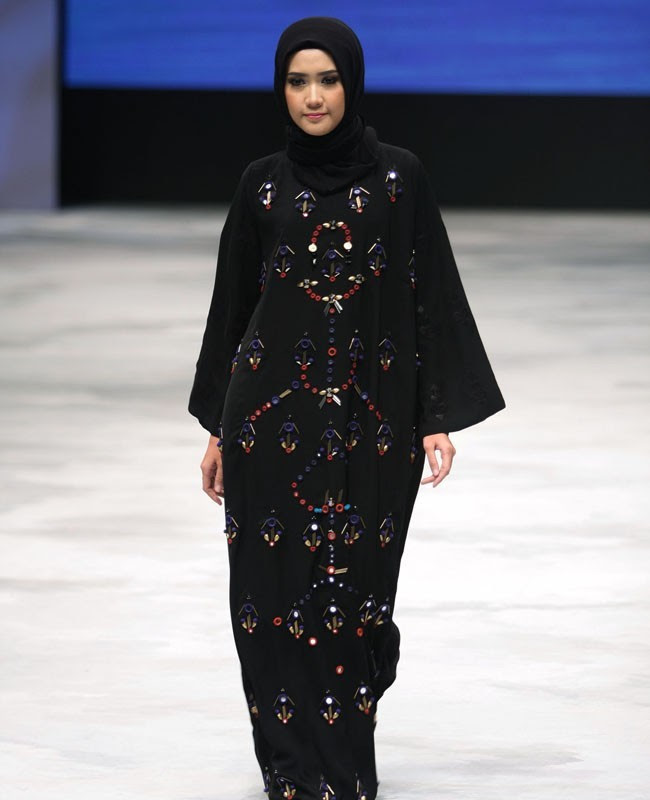 Model Baju Muslim Zaskia Sungkar