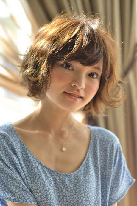  Short  hair styles  with fringe 