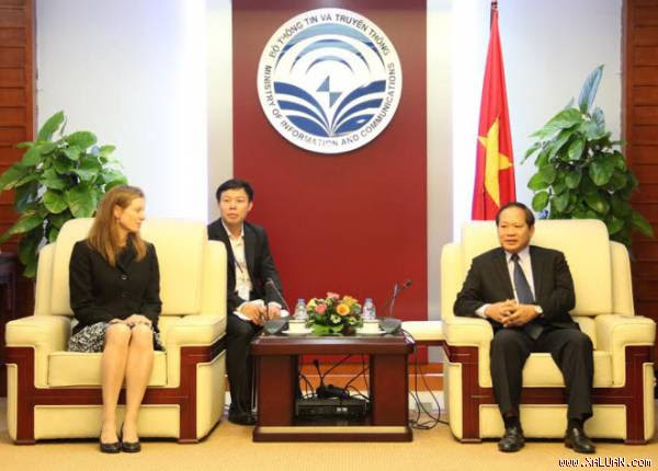 Facebook gỡ bỏ tài khoản giả mạo theo yêu cầu của Việt Nam