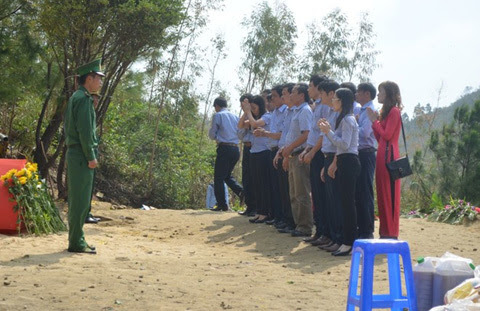 Võ Nguyên Giáp, Đại tướng, Vũng chùa, Đảo Yến, viếng mộ, người dân