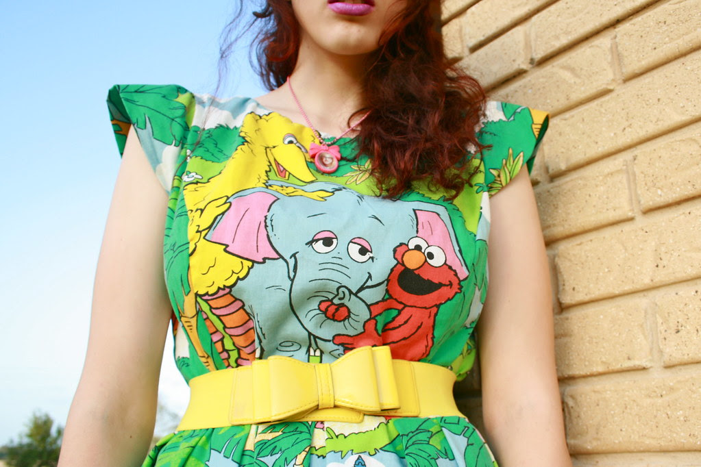 sesame dress and pink bow