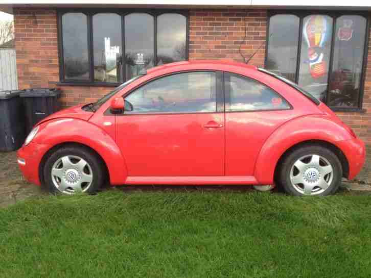 VW Beetle 2000 red spares or repair. car for sale