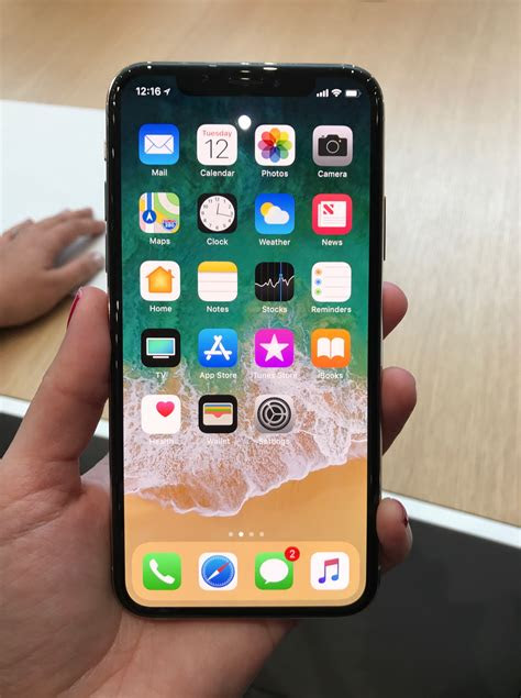iphone  hands   closer   apples  phone time