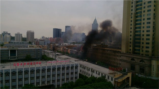 Smoke in Urumqi (photo from Weibo user "Manga"), 22 May