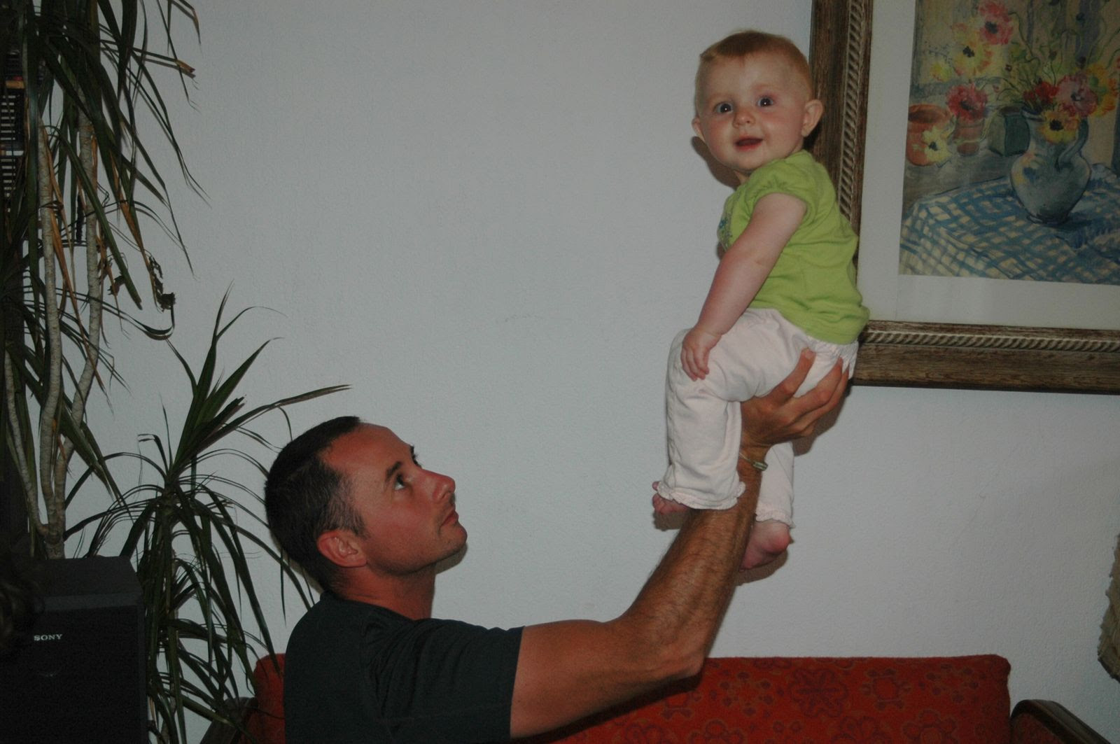 Comment Tenir Un Bebe Hapto Le Blog De Irene Autour De La Naissance