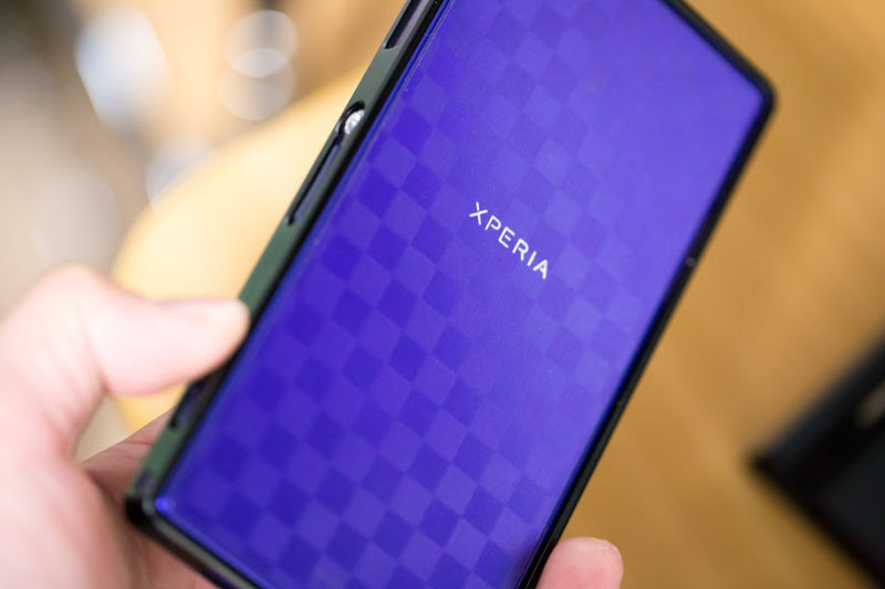 Xperia Z1 バンパーを付ける Music Box