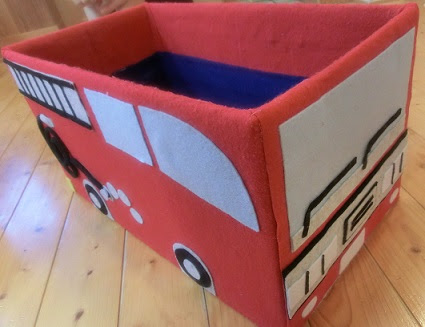 段ボール工作 オムツの箱で車の作り方 ハンドル付きで簡単ｄｉｙ つれづれ育児日記