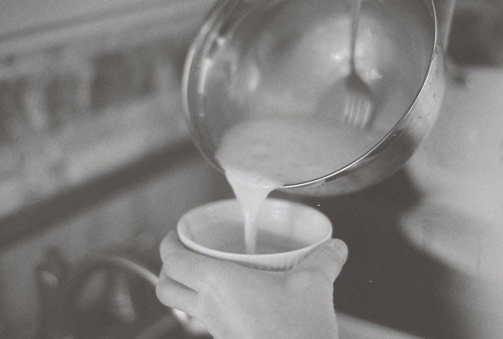 pouring the egg