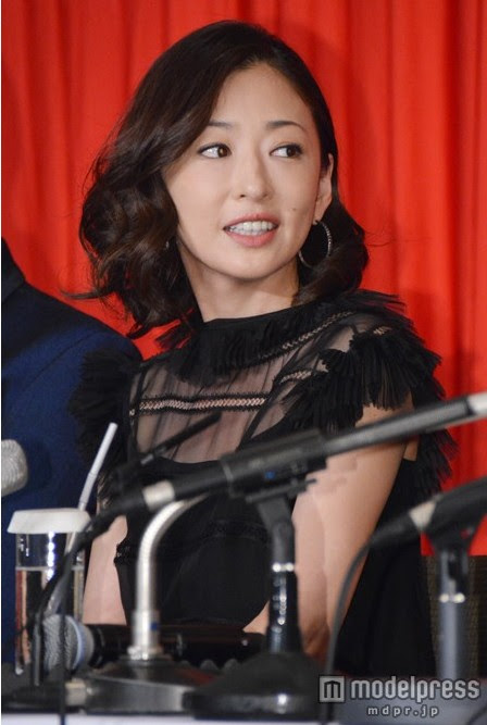 70后女星松雪泰子用脸蛋证明女人40就是一枝花 中国日报网