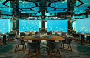 Sea, underwater restaurant. Anantara Villas Kihavah. © Anantara Hotels