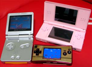 マリオのための携帯機比較 おまけ 携帯機でマリオをやるにはどれが一番いいのか 今回はそんなどうでもいいテーマを真面目に調べてみました 笑 それがね 違うのよ 比較したのは ゲームボーイアドバンスｓｐ 以下ｓｐ ニンテンドー