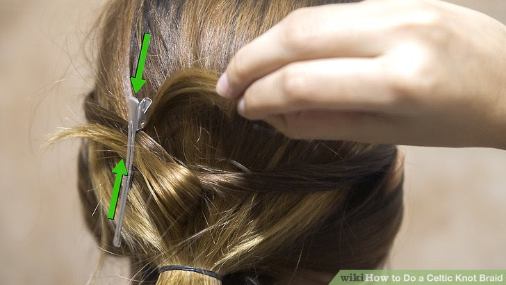 Do a Celtic Knot Braid Step 5.jpg