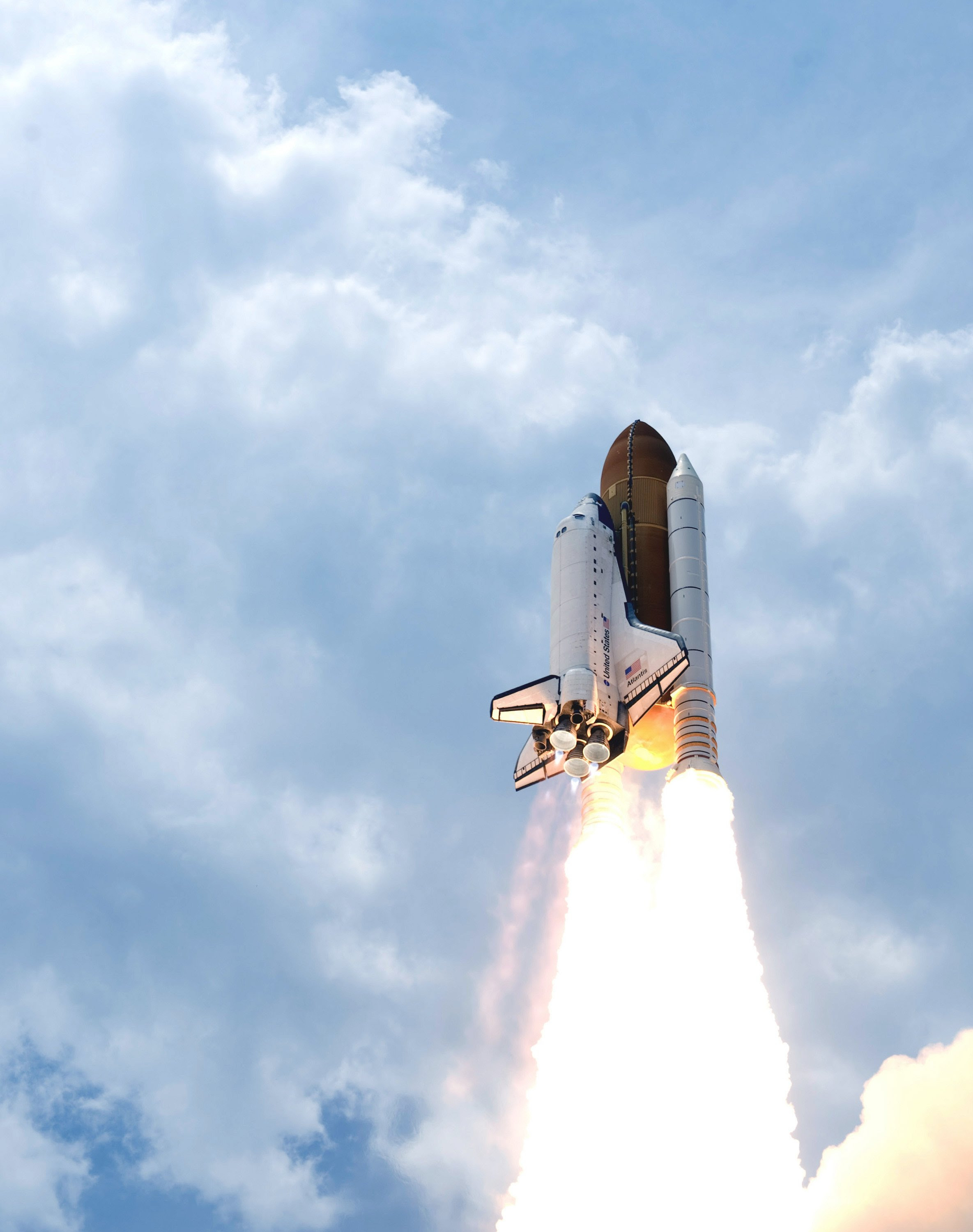 May11-2009-STS125liftoff