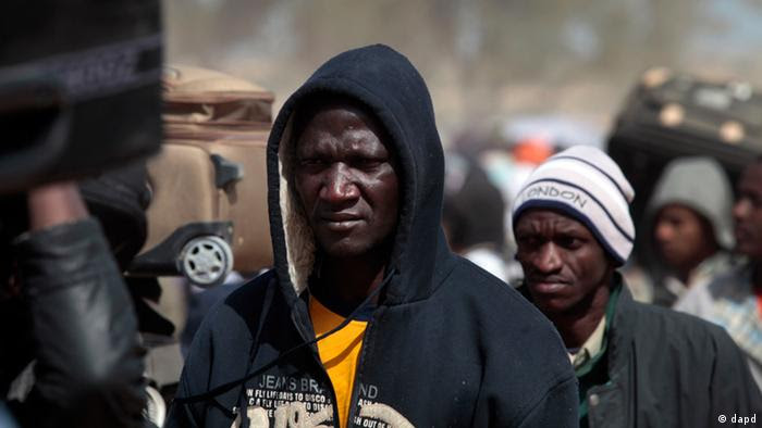 Tunesien Libyen Flüchtlinge aus Bangladesch an der Grenze