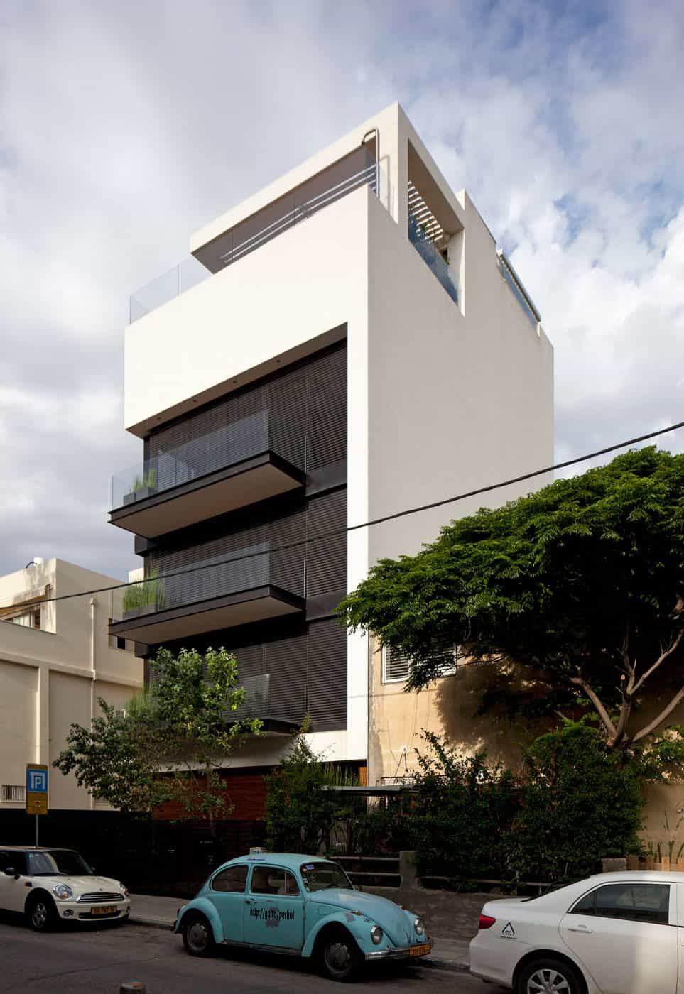 Tel Aviv Town House 1 by Pitsou Kedem Architect (