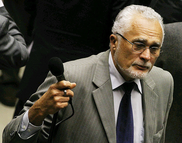 O deputado federal José Genoino (PT-SP); condenado no julgamento do mensalão, ele pediu aposentadoria por invalidez na Câmara