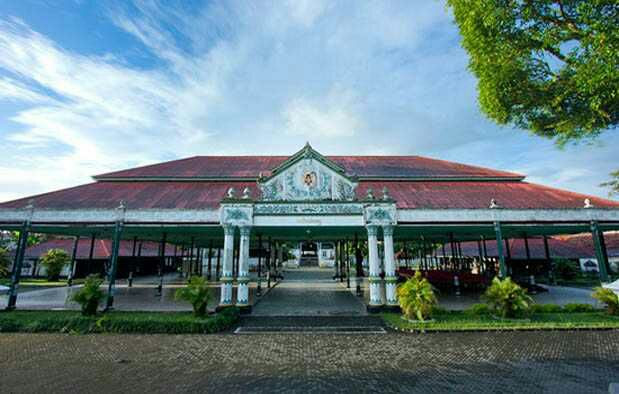 Rumah Adat Bangsal Kencono Daerah Istimewa Yogyakarta Rumah Adat Bangsal Kencono Daerah Istimewa Yogyakarta