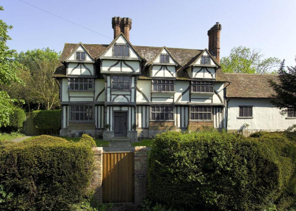 6 bedroom detached house for sale in Hollingbourne ...