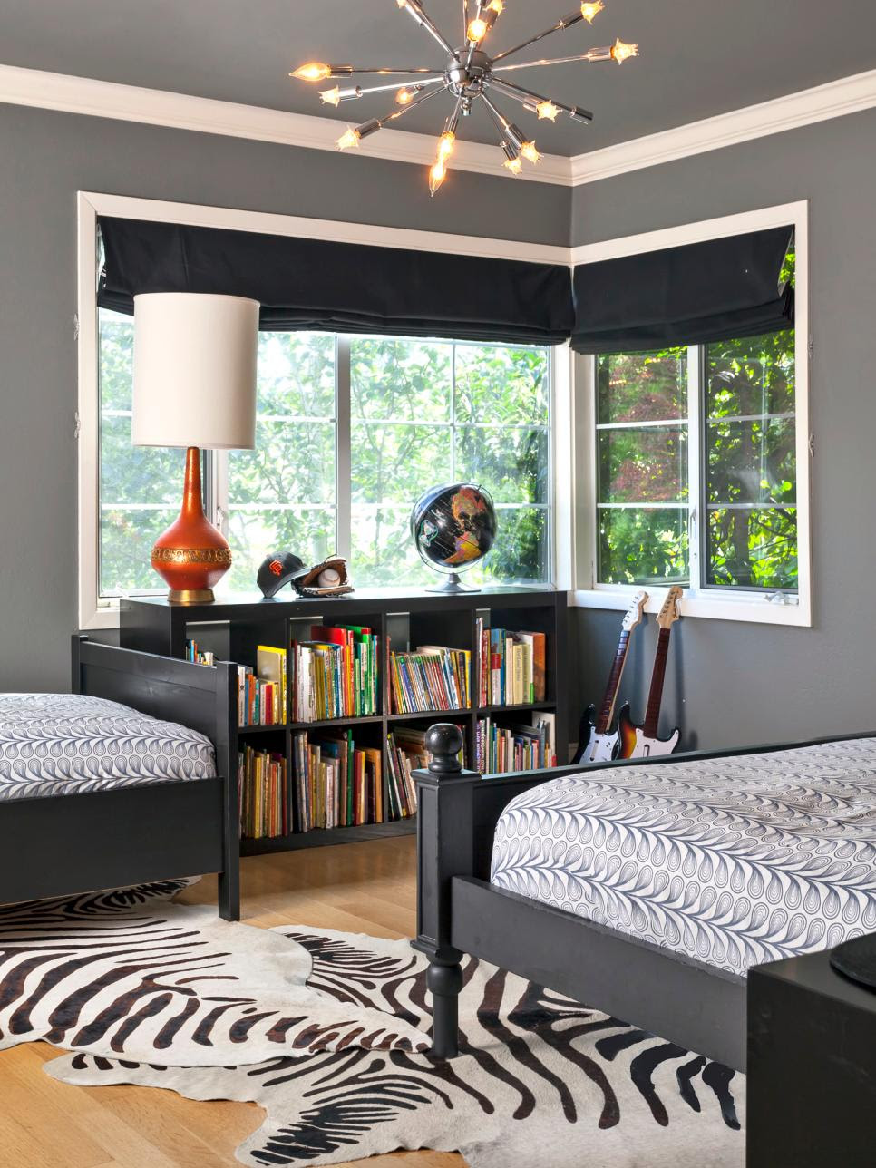 Gorgeous Black and White Master Bedrooms That Will Impress ...