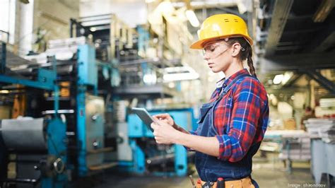 Economy, employing more than 12 million workers. Facultad de Ciencias Exactas, FÃ­sicas y Naturales