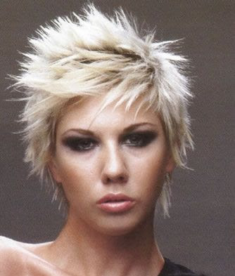 short emo hairstyles for teenage girls. A teen girl with skinny face