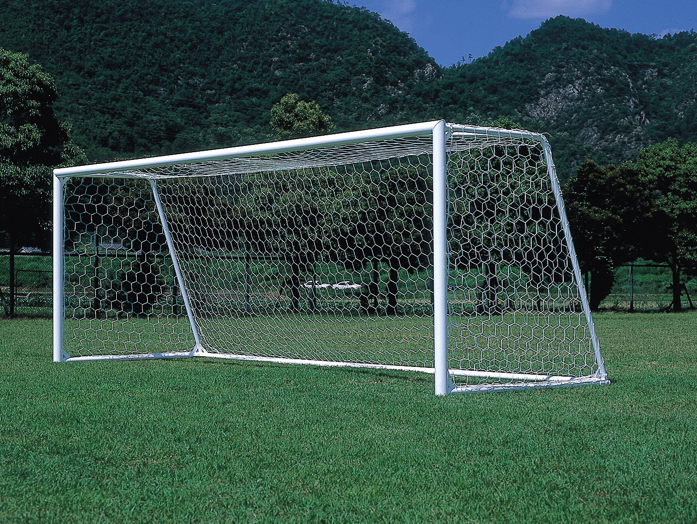 テクノ株式会社ホームページ 完全溶接オールアルミサッカーゴール 防球フェンス