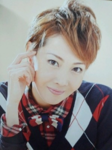 柚希礼音 彼氏の噂や結婚は 本名や年齢も気になる 宝塚 出会いと別れと人生と