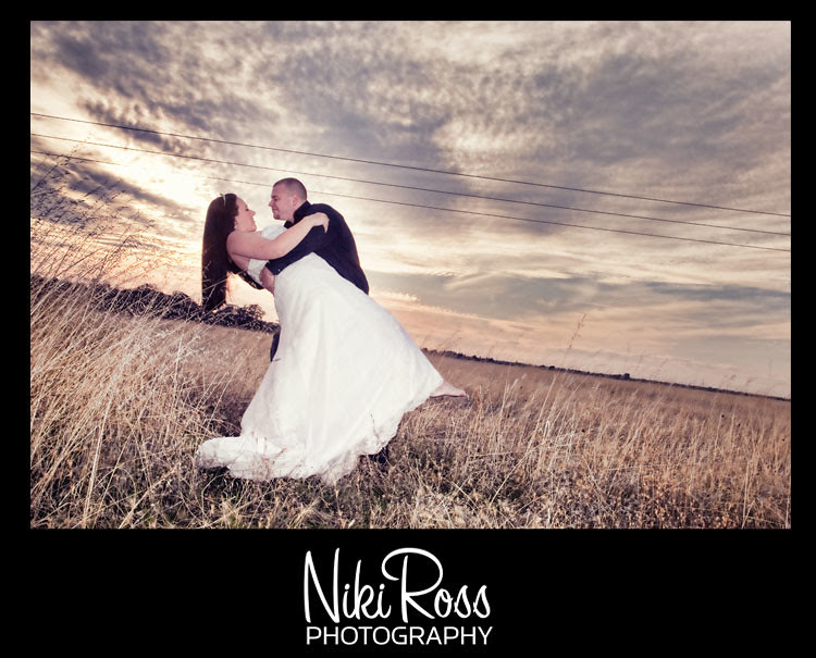 bride&groom-sunset-dip