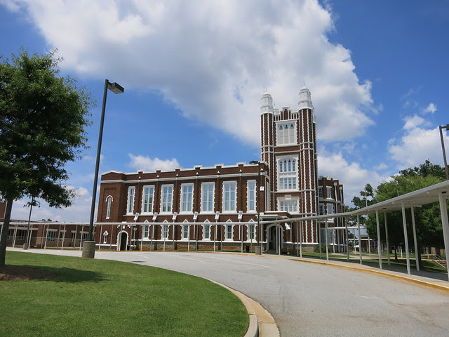 IMG_1625-2013-06-29-Carver-High-School-Atlanta-Leete-Hall-tower-1922-designed-by-Alexander-Hamilton-and-Henry-White-Jr