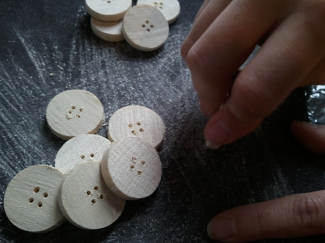 sanding buttons