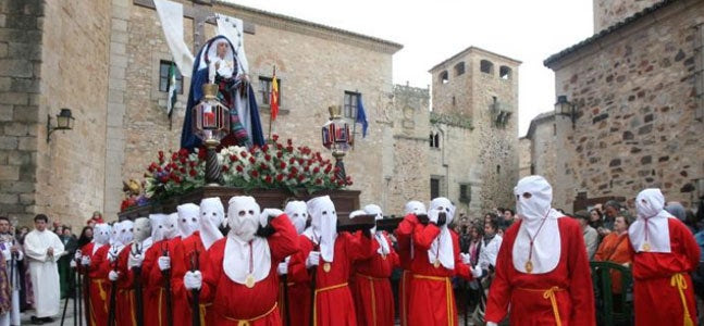 Nuestra Señora del Buen Fin procesiona en Cáceres