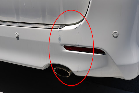 車のリアバンパー傷とへこみ修理 鈑金 塗装の手順をご紹介 デントリペア ウインドリペア専門店 大阪 交野市のデントスマイル 京都 奈良 滋賀 兵庫からでも日帰り修理可能