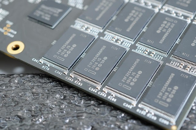 20111213 OCZ RevoDrive X4 120GB SSD