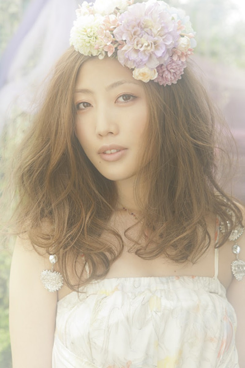 恋愛ソングの歌姫 1000人の前でコブクロやgreeeenカバー Daily News Billboard Japan