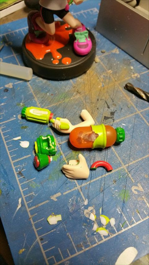 あれ ローラー装備してる 違和感ゼロな スプラトゥーン ガール のアミーボ カスタマイズ そうさめも