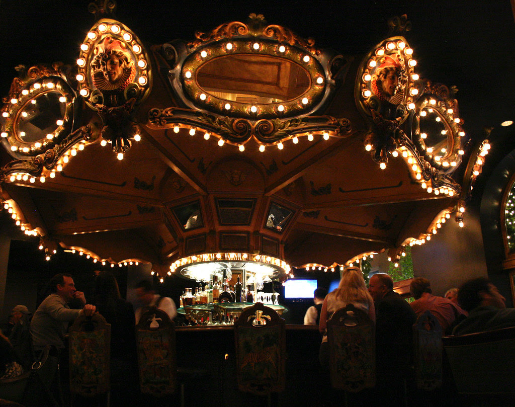 IMG_0727 Hotel Monteleone Carousel Bar cropped